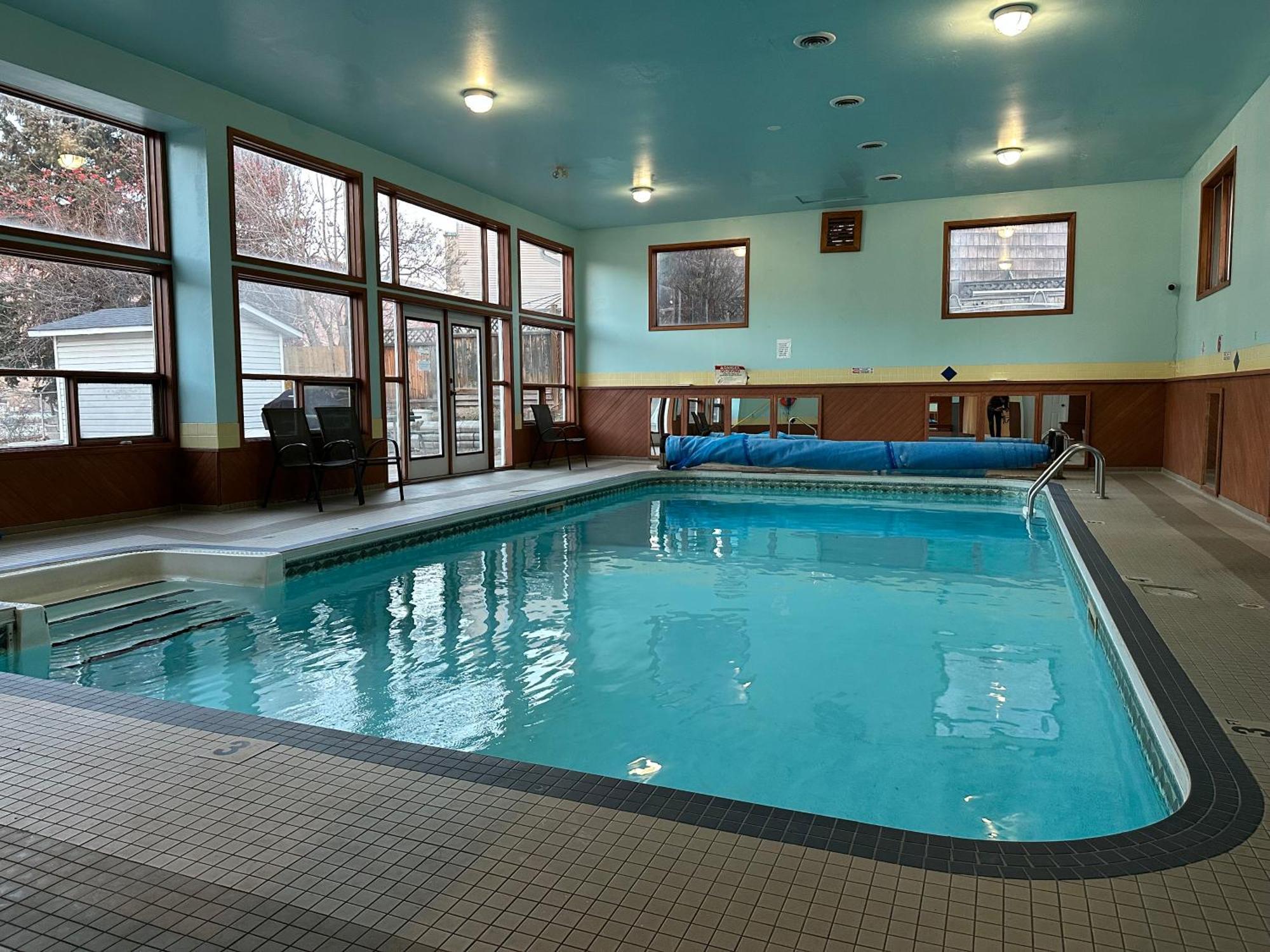 Kings Motor Inn カムループス エクステリア 写真