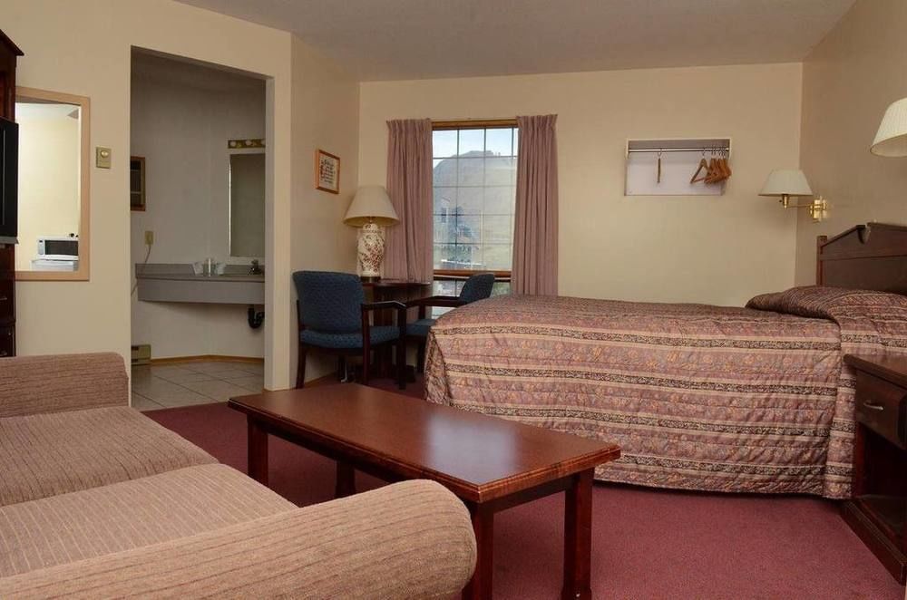 Kings Motor Inn カムループス エクステリア 写真