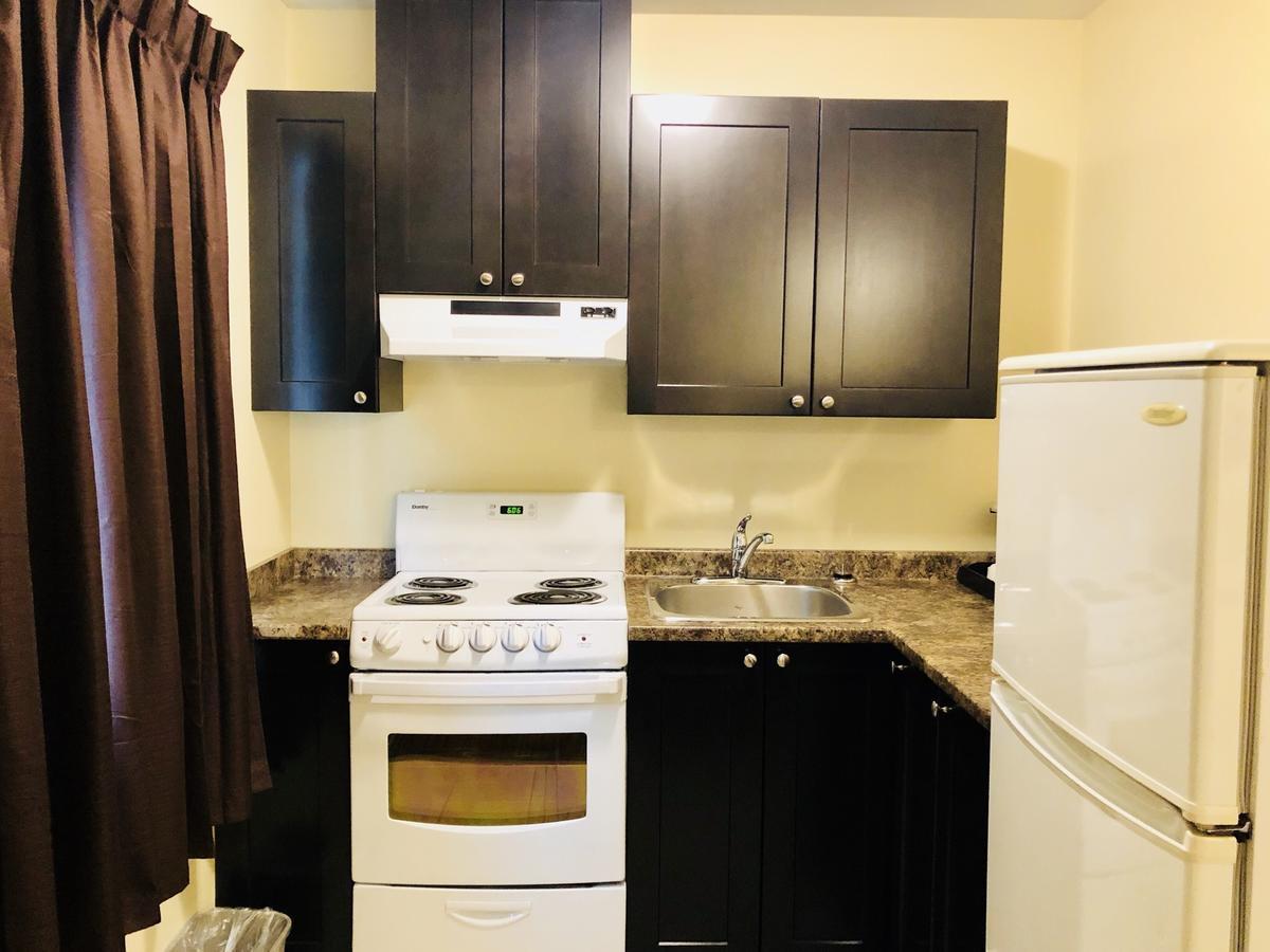 Kings Motor Inn カムループス エクステリア 写真