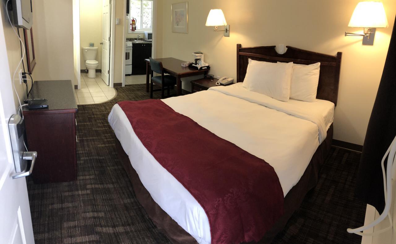 Kings Motor Inn カムループス エクステリア 写真