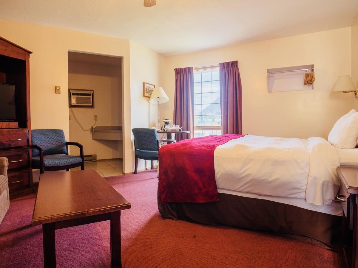 Kings Motor Inn カムループス エクステリア 写真
