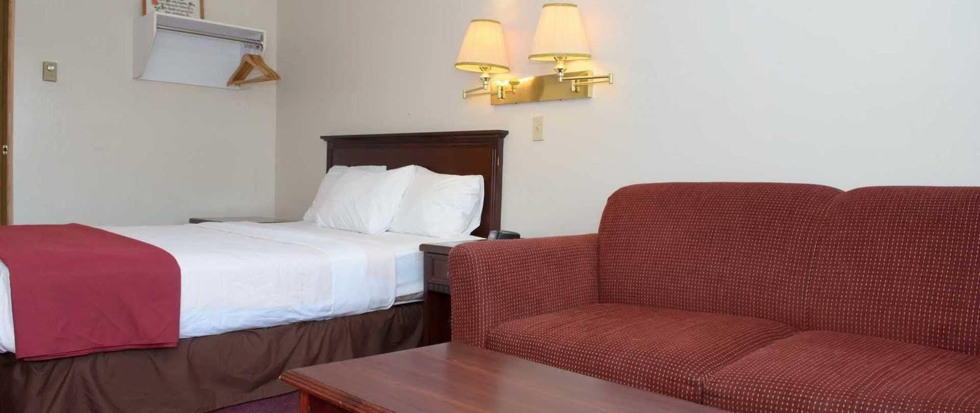 Kings Motor Inn カムループス エクステリア 写真